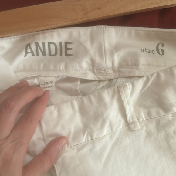 J Crew white chino Andie shorts.  Size 6 - Picture 3 of 4